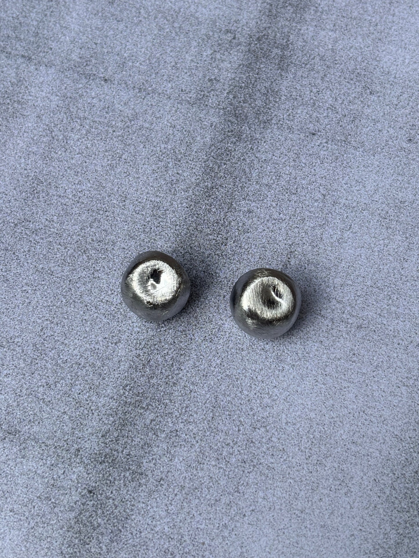 Dune Studs